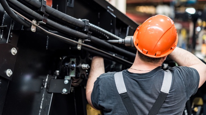 worker with hard hat